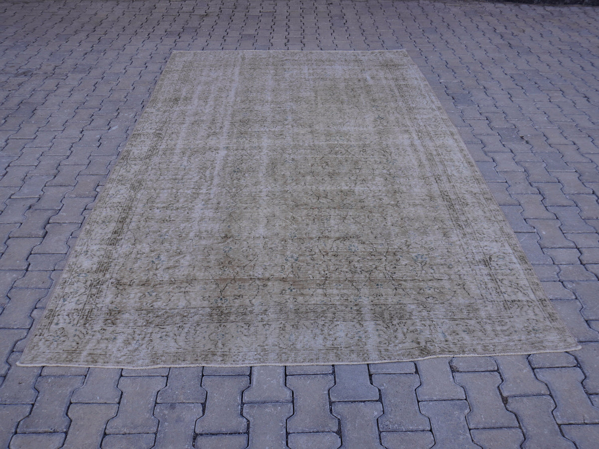 6x10 Vintage Turkish Rug: Neutral Muted Isparta Rug
