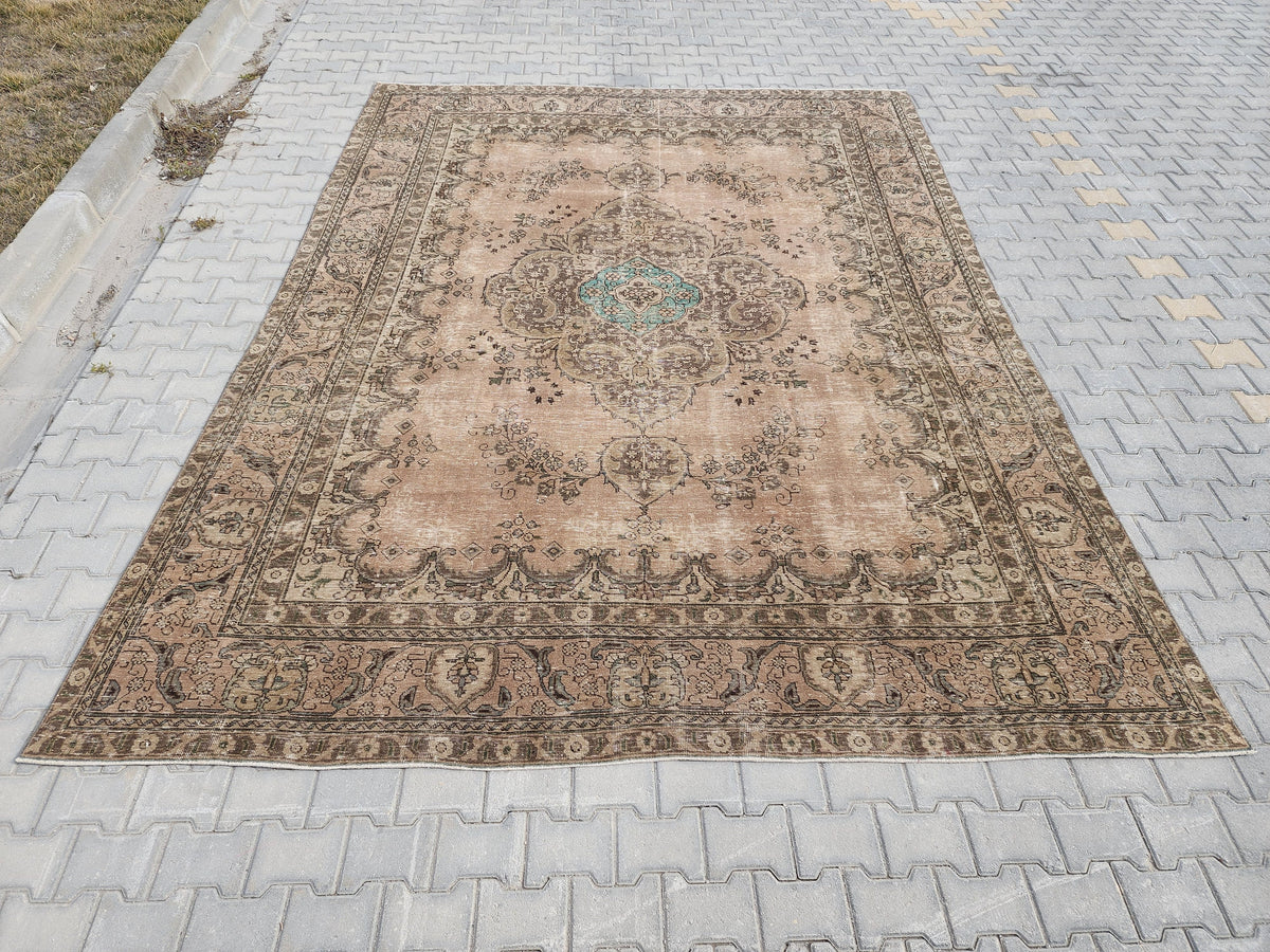 Persian Oriental Rug 9×12, Vintage Hand-Knotted Wool, Neutral Beige Carpet