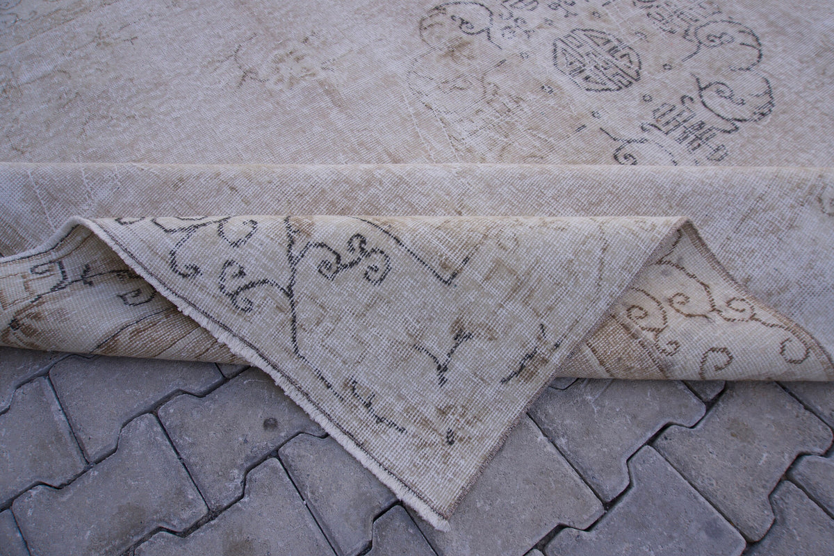 6x9 Handwoven Turkish Oushak Rug: Neutral Beige Wool, Oriental Style