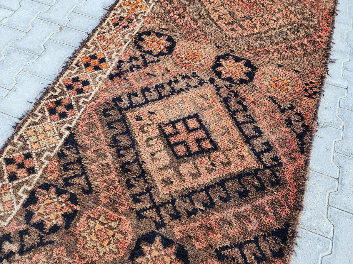 3x9 Vintage Herki Rug: Turkish Runner, Natural Wool Hand Knotted Carpet