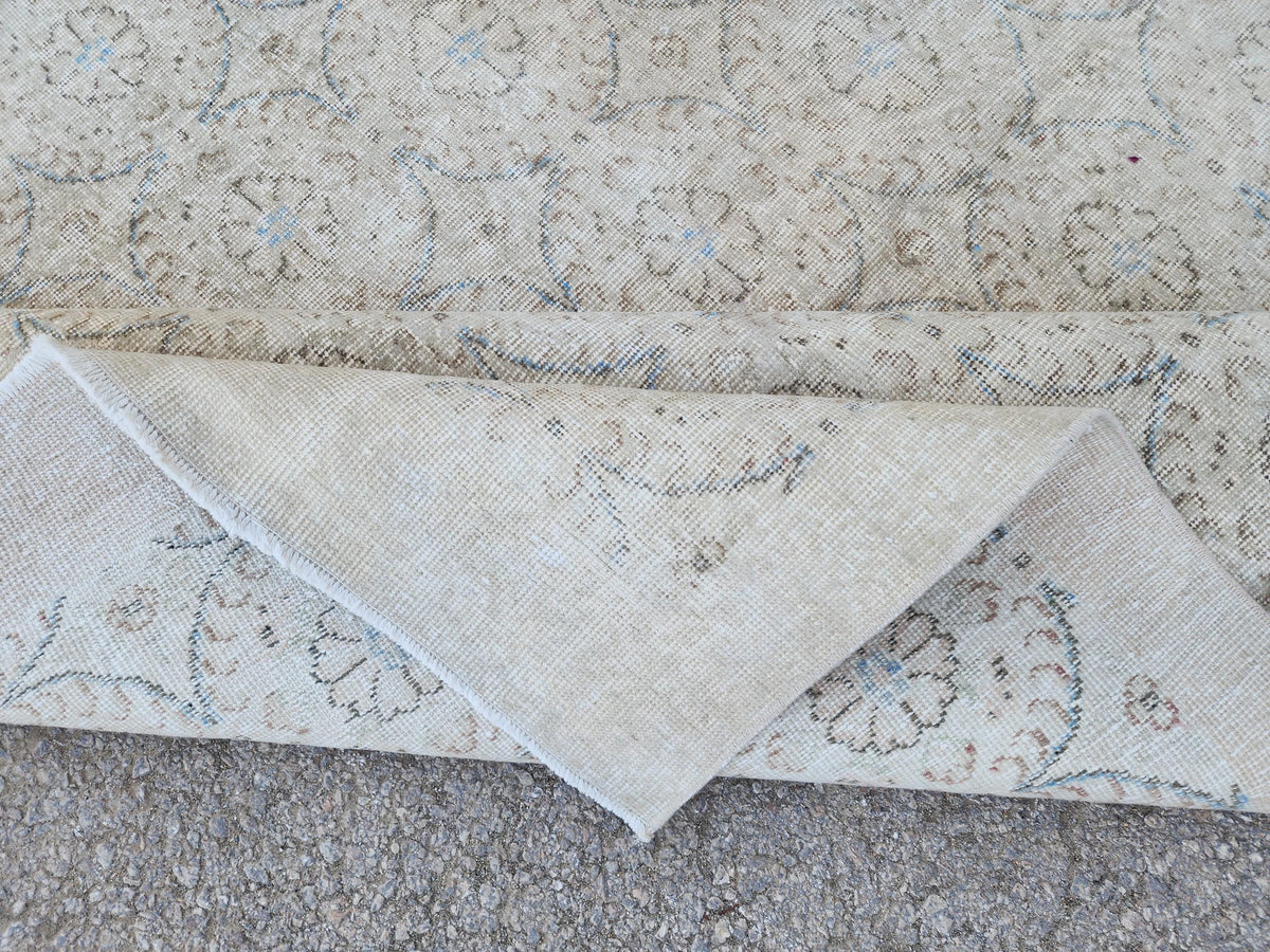 Hand Knotted Wool Rug 6x9: Turkish Isparta Beige Color