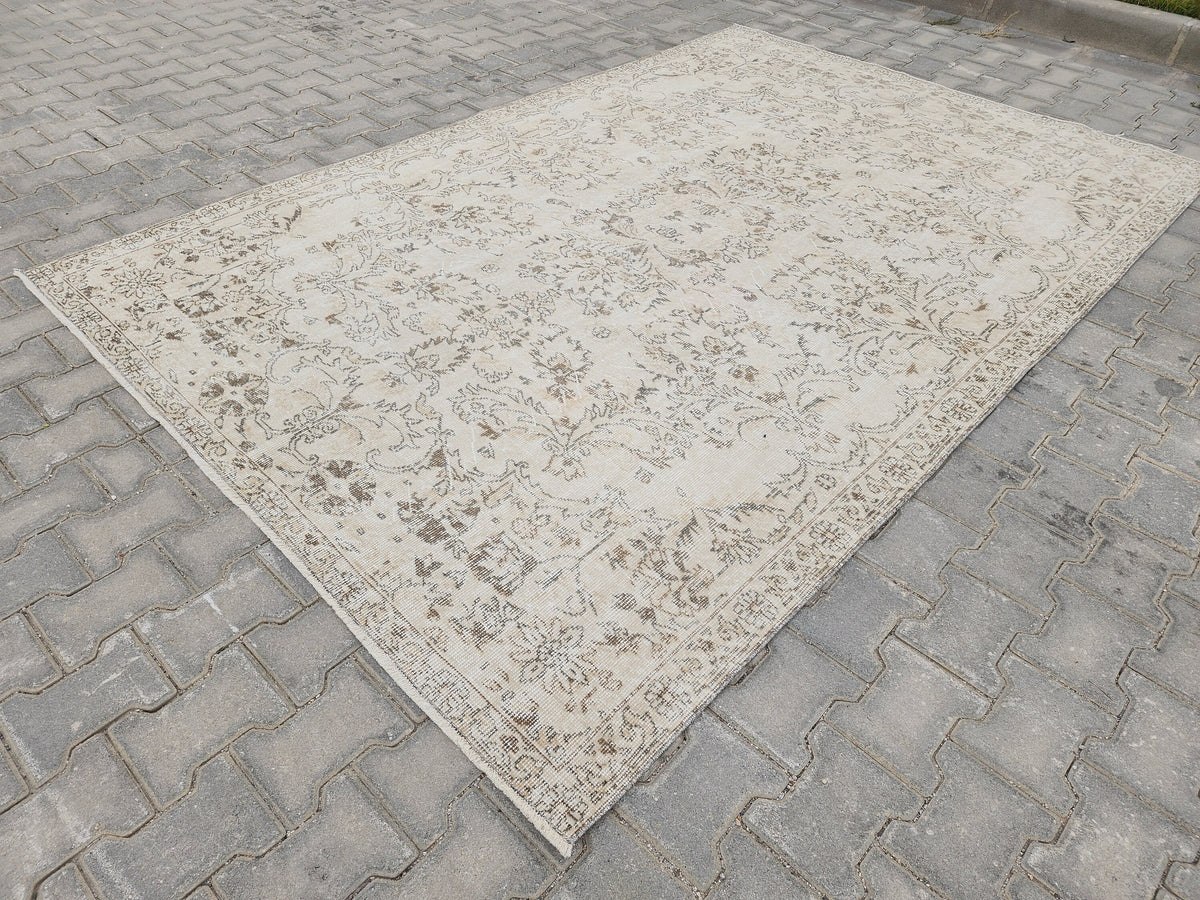 6x9 White Oushak Wool Rug: Turkish Vintage Area Rug