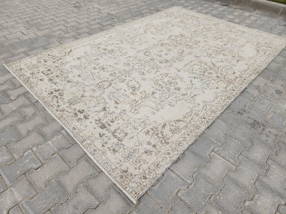 6x9 White Oushak Wool Rug: Turkish Vintage Area Rug