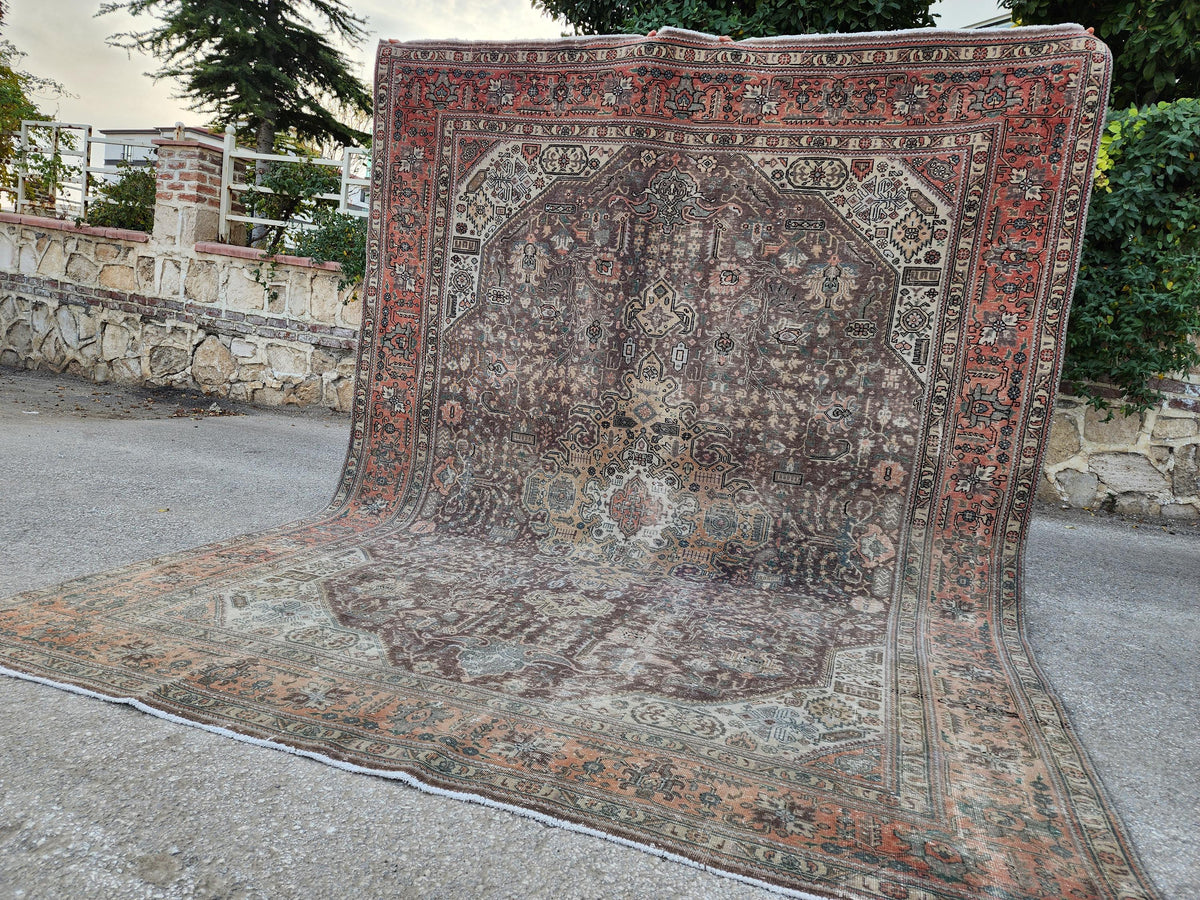 Vintage Neutral Rug: Hand Knotted, Natural Persian Design 8x11