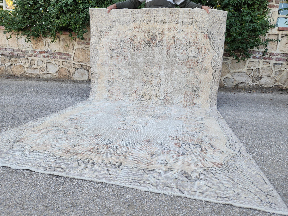 Neutral Oushak Rug 5x9: Turkish Hand Knotted, Dining Room Decor
