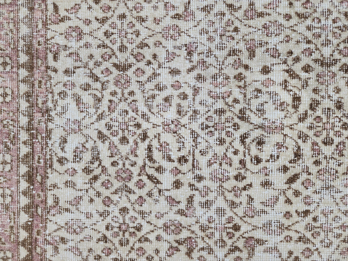 Handmade Oushak Wool Rug 7x10: Vintage Turkish Beige Carpet