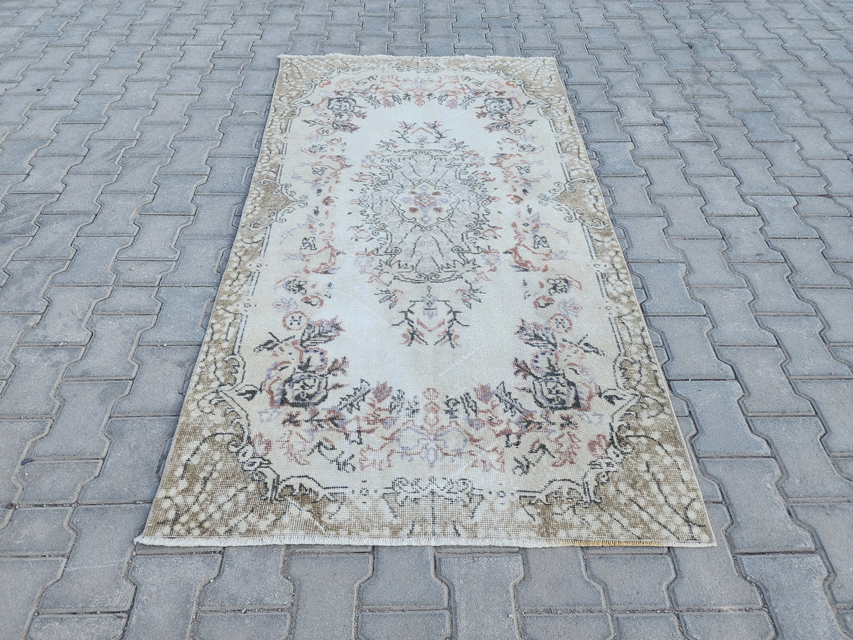 Handwoven Turkish Oushak Rug 3x6: Wool & Cotton Medallion Design