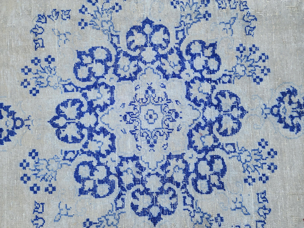 Vintage Oushak Rug 8x11: Blue Medallion Turkish Hand-Knotted Wool Area Rug