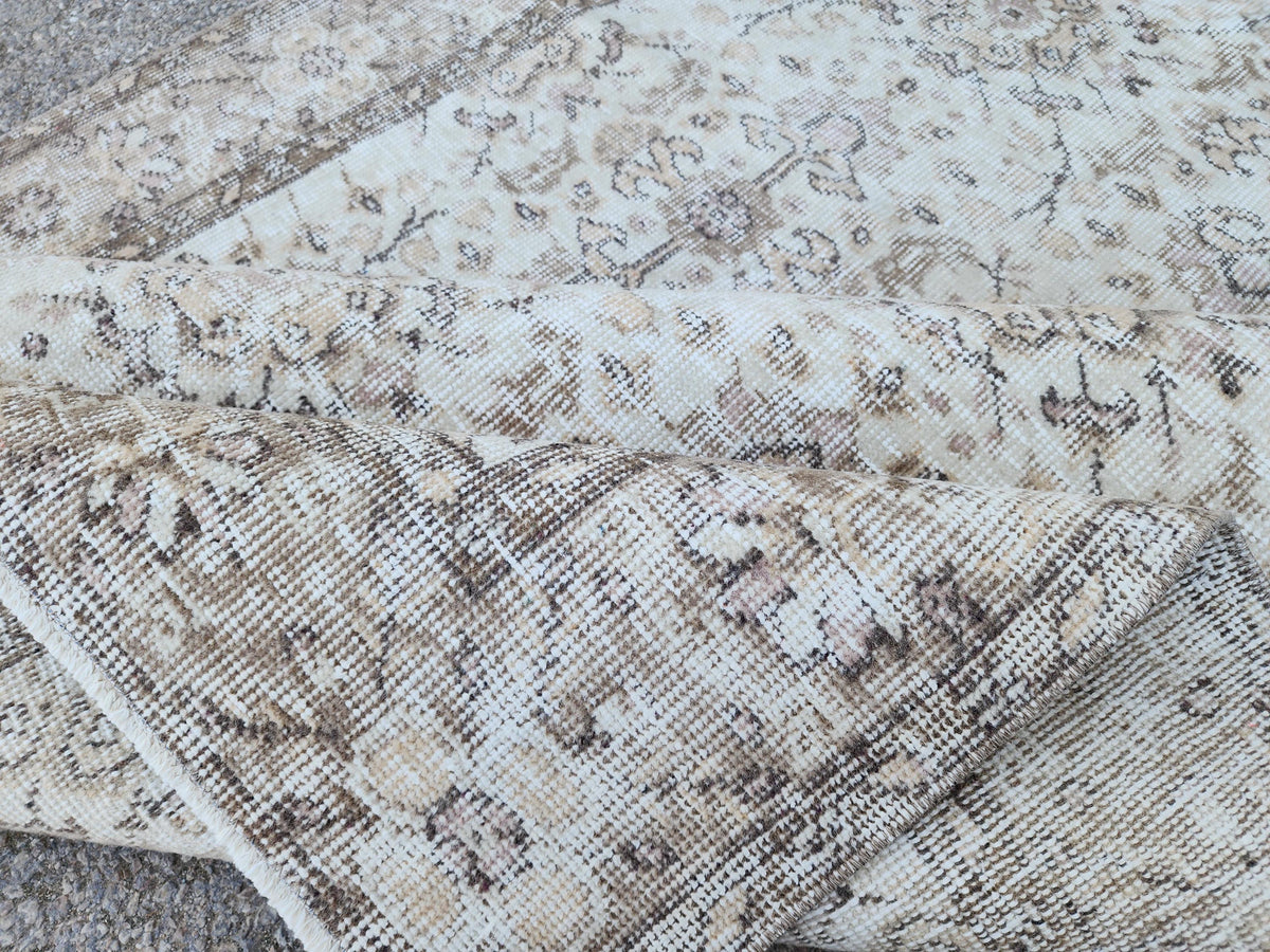 Hand‑woven Turkish Oushak Wool Rug Neutral 5×8 Area Rug: Home Decor