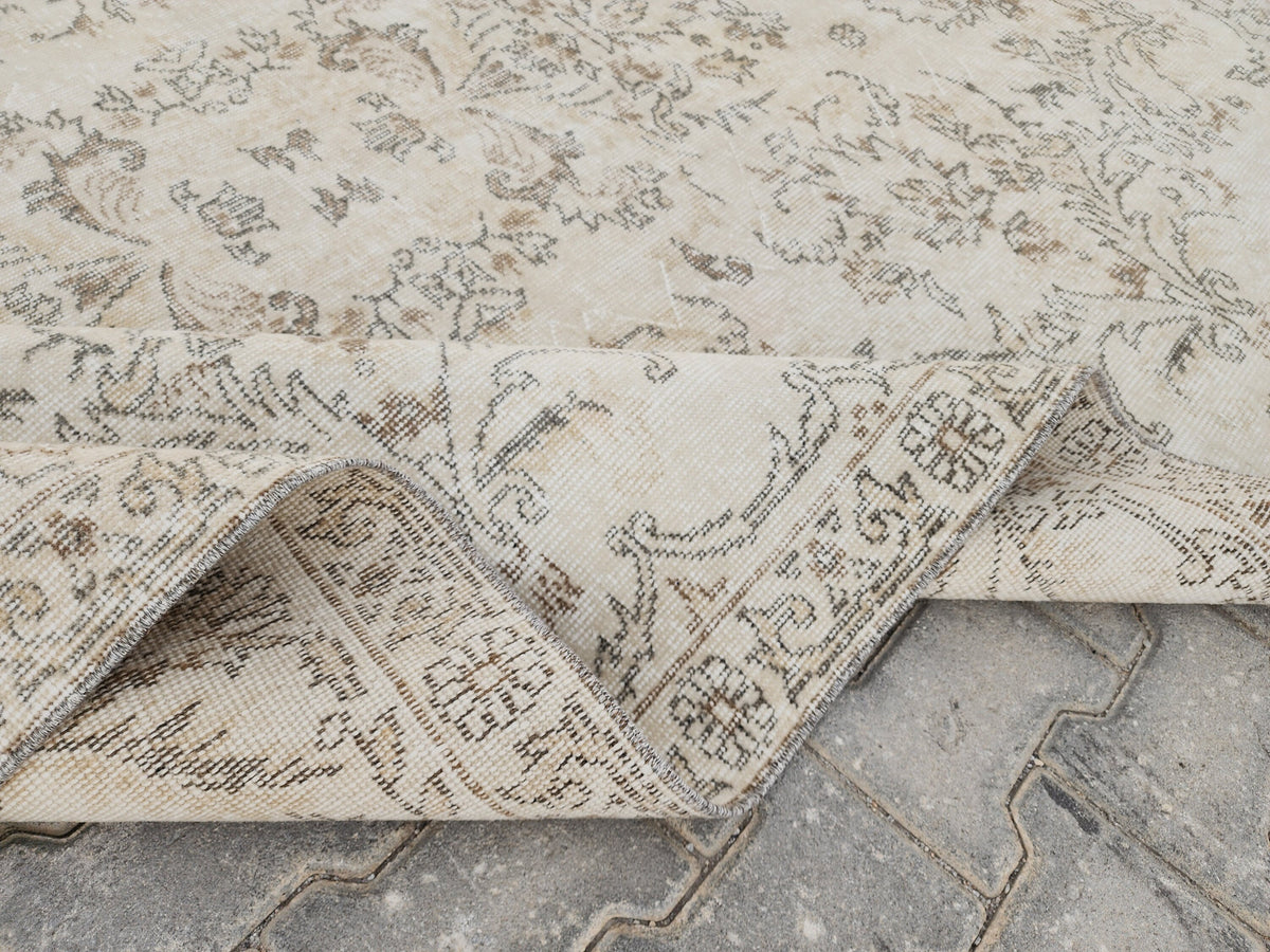 6x9 White Oushak Wool Rug: Turkish Vintage Area Rug