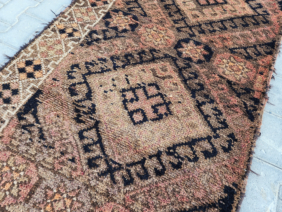 3x9 Vintage Herki Rug: Turkish Runner, Natural Wool Hand Knotted Carpet