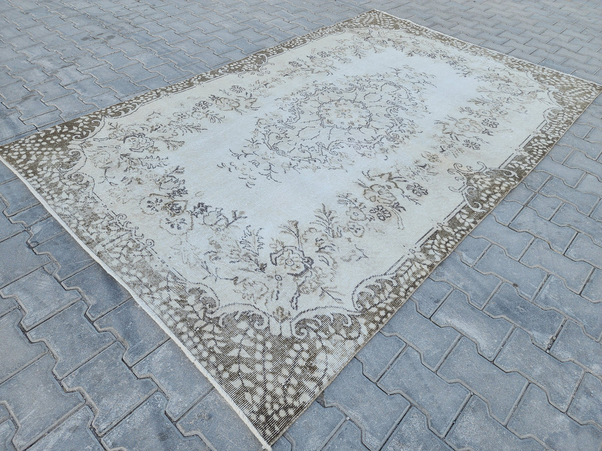 Vintage Oushak Rug 6x9: Beige Medallion Handmade Wool Carpet