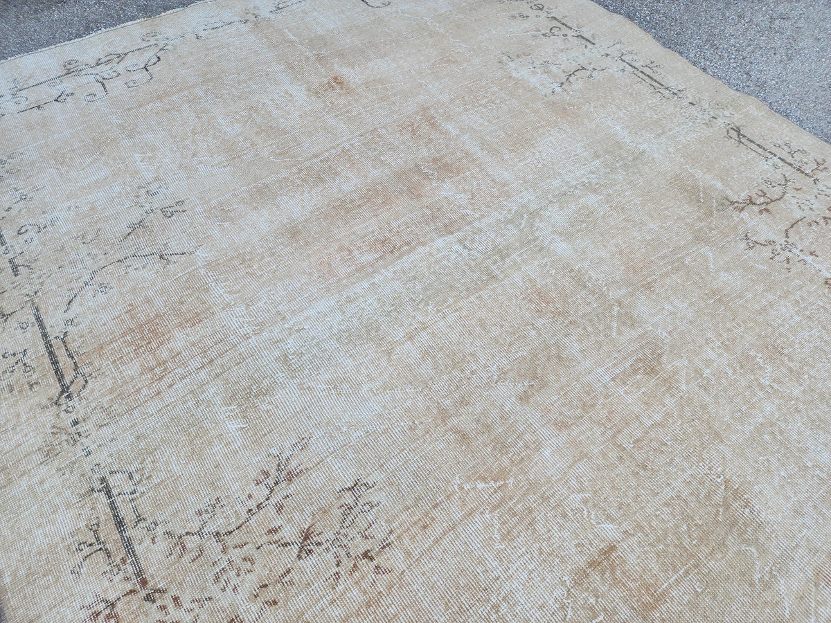 7x9 Beige Oushak Rug: Handwoven Turkish Wool, Muted Rustic Design
