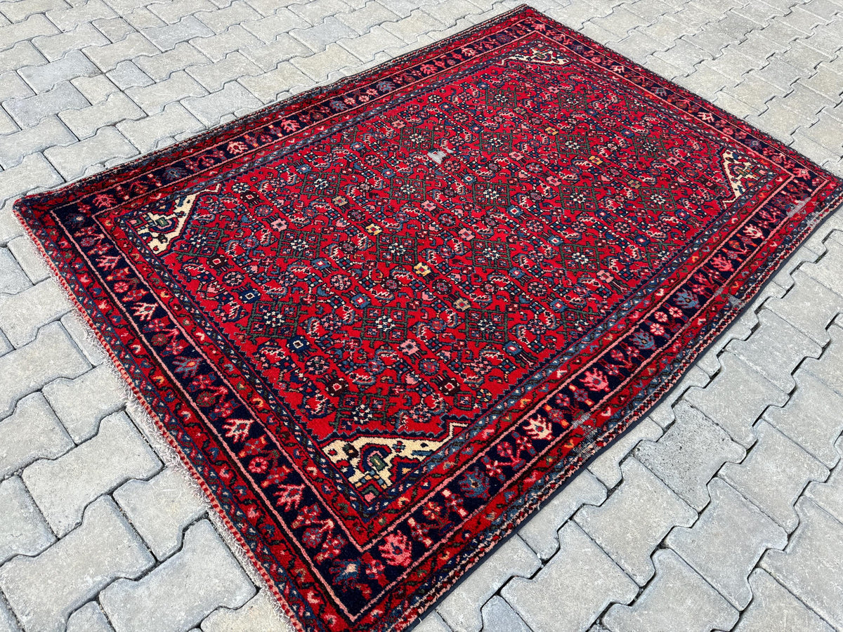 Handcrafted Vintage Wool Rug 4x6: Neutral Boho Accent