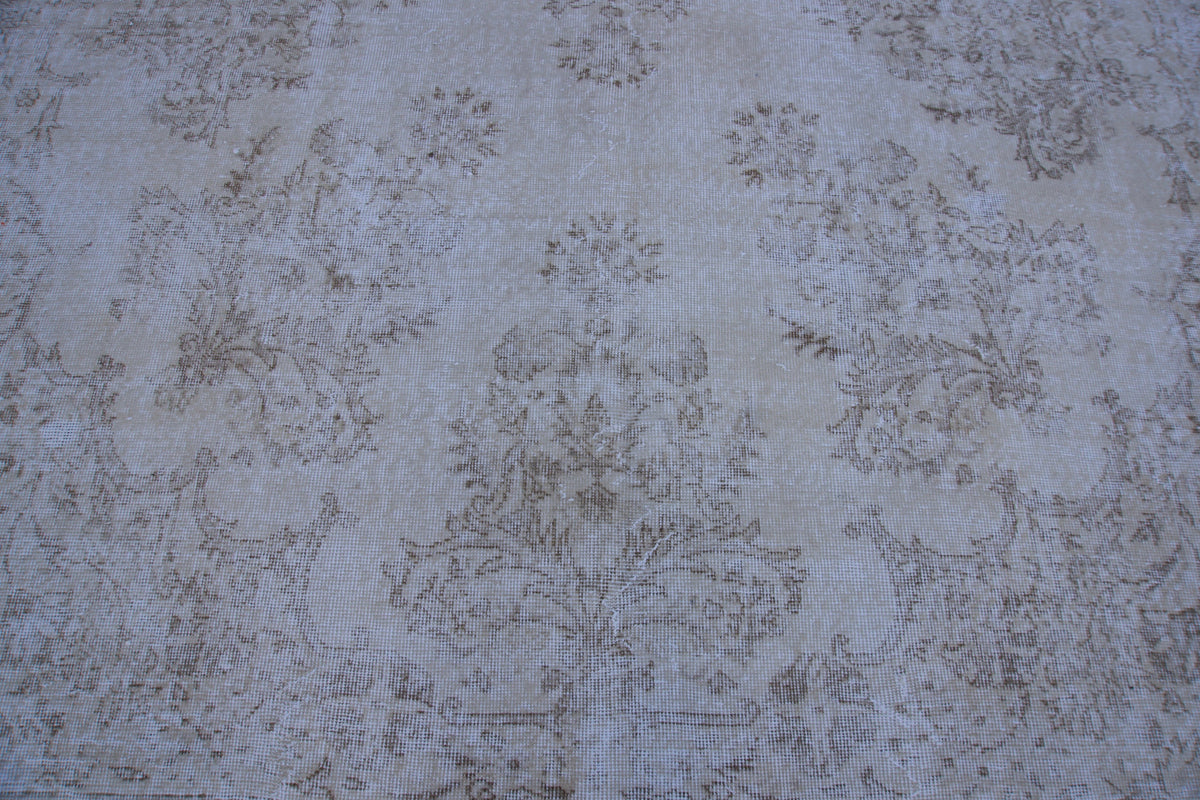Vintage Turkish Oushak Rug 7x10: Handwoven Wool & Cotton Beige