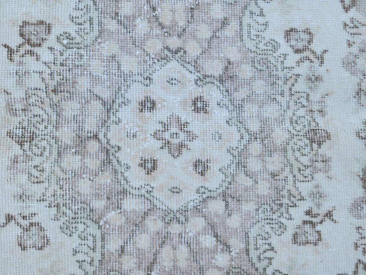 Handwoven Turkish Oushak Wool Rug: Beige Medallion, 4x7