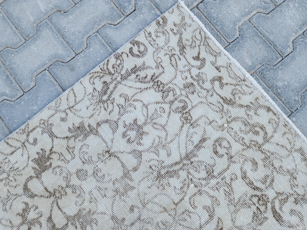 6x9 Vintage Oushak Rug: Hand-Knotted Neutral Bohemian Rug