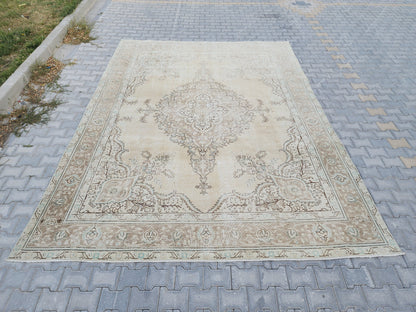 Large Vintage Turkish Rug 9x12: Handwoven Wool Beige Cream