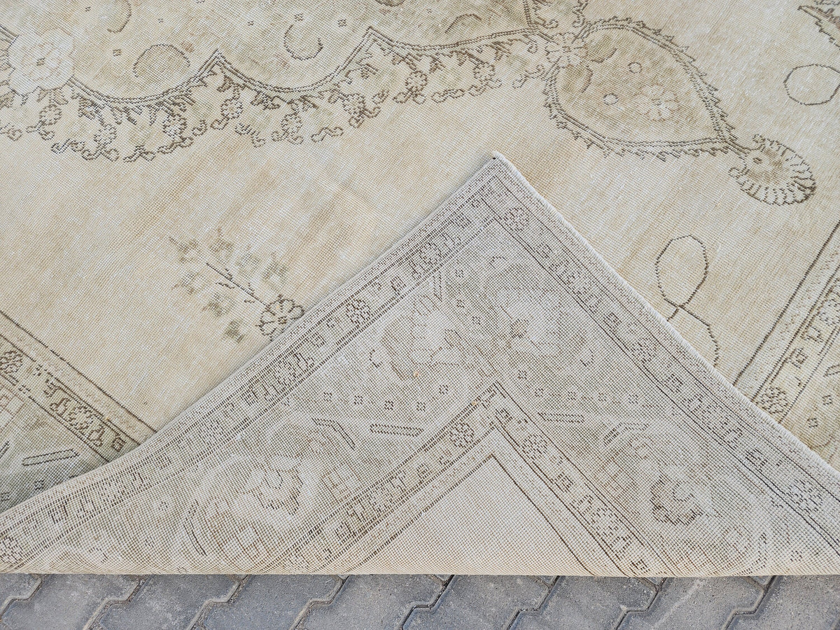 9x12 Vintage Area Rug: Hand-Knotted Wool, Gray & Ivory