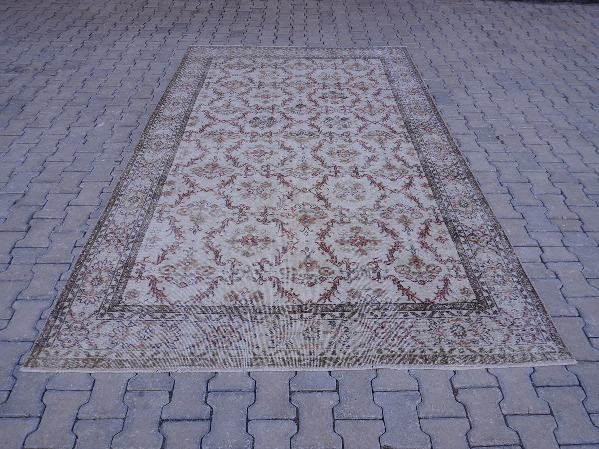 Handwoven Turkish Oushak Rug 6x10: Wool & Cotton Blend