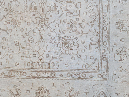 Vintage Turkish Area Rug 10x12: Handcrafted Wool Beige Rug