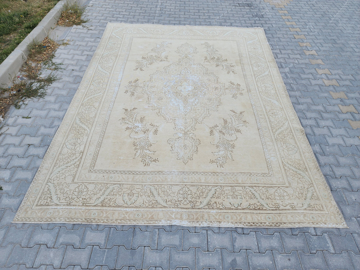 Vintage Oushak Rug 9x12: Beige & Gray Hand-Knotted Turkish Rug
