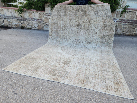 Vintage Oushak Wool Area Rug 7x9: Neutral Farmhouse Decor