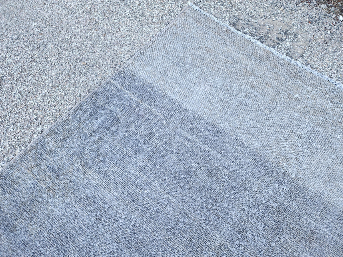 Gray Wool Turkish Rug 4x7: Handwoven Oriental Decor