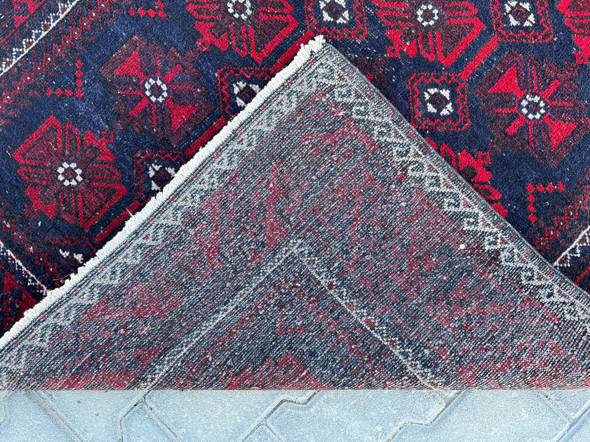 4x7 Vintage Turkmen Rug: Hand-Knotted Wool Turkish Rug