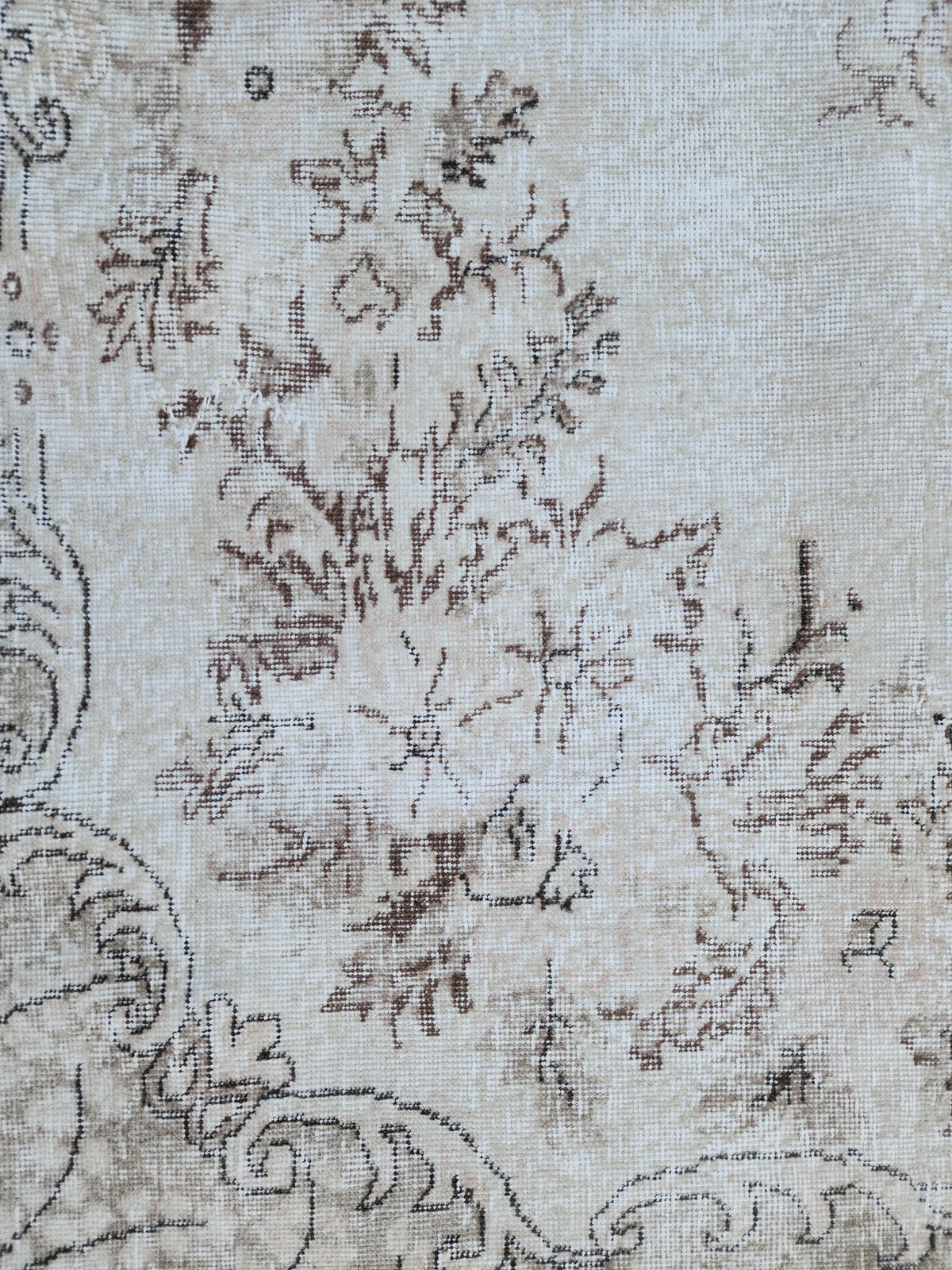 7x10 White Oushak Rug Hand‑Knotted Wool Area Rug Neutral Decor: Medallion Turkish Design
