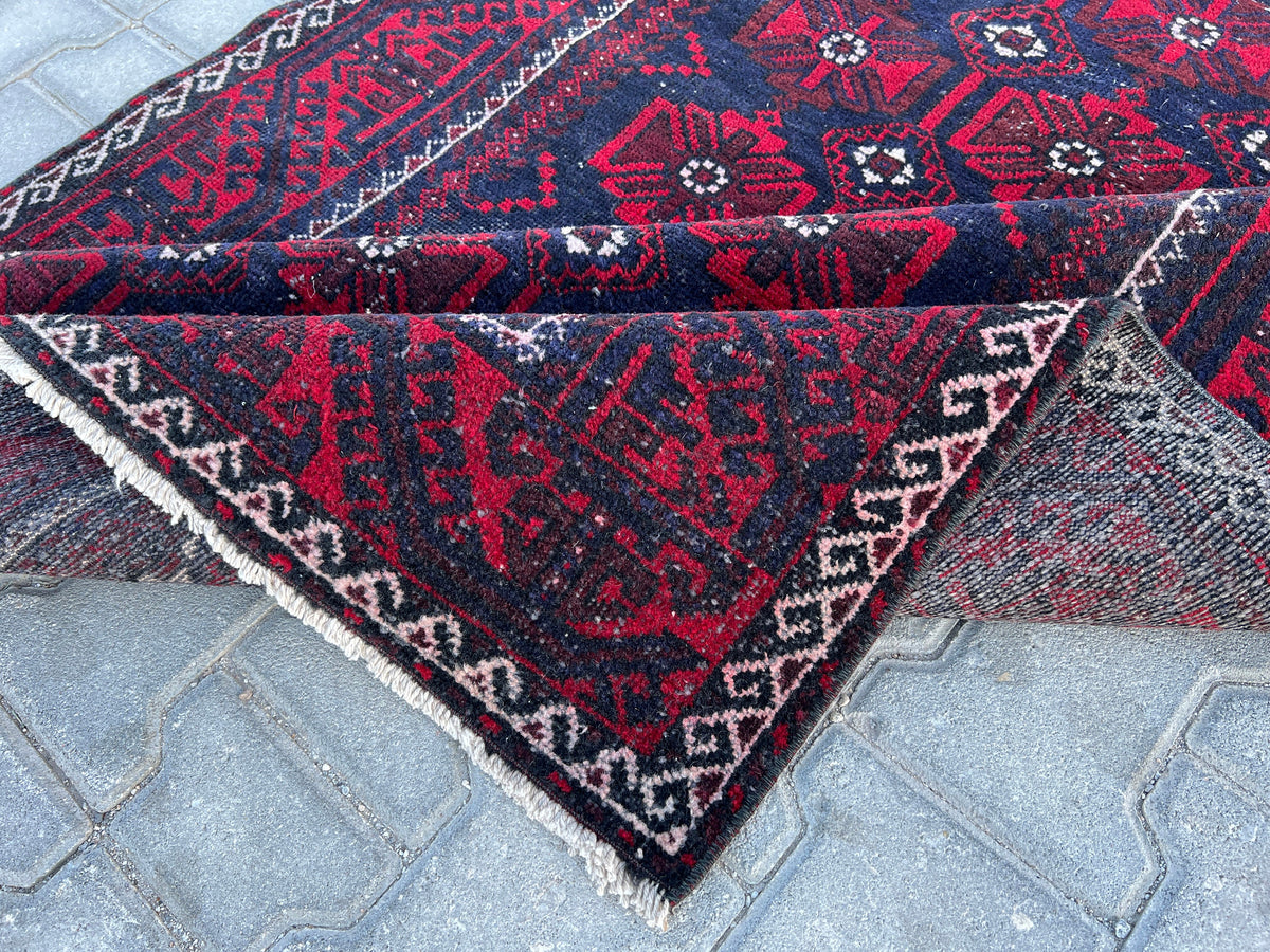 4x7 Vintage Turkmen Rug: Hand-Knotted Wool Turkish Rug