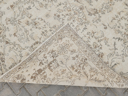 6x9 White Oushak Wool Rug: Turkish Vintage Area Rug