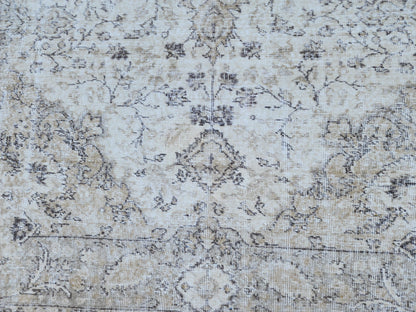 Hand-Knotted Wool Oushak Rug 6x10: Neutral Turkish Vintage Rug