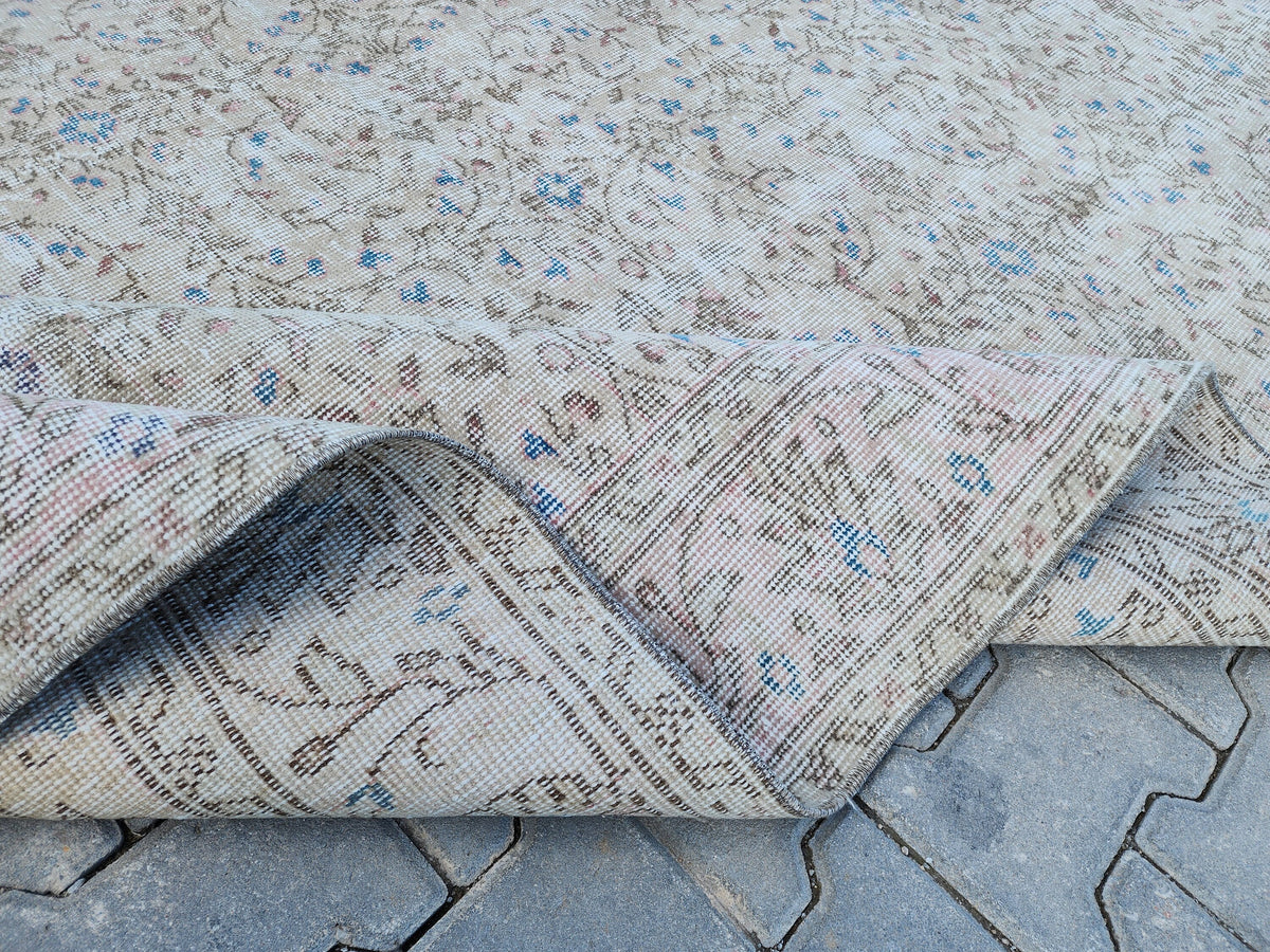 Vintage Oushak Rug 5x8: Hand-Knotted Beige Oriental Rug