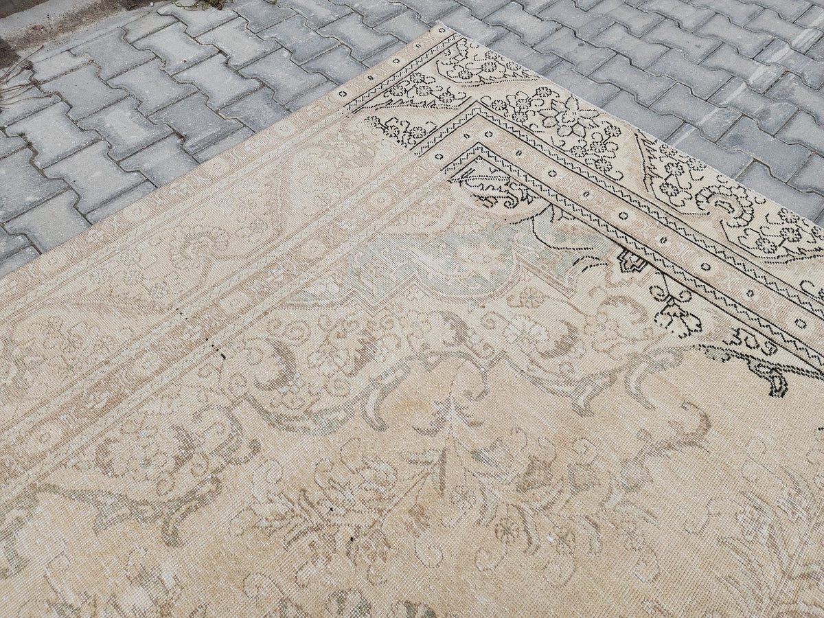 9×12  Vintage Wool Rug : Rustic Abraj  Hand-Woven, Neutral and Beige