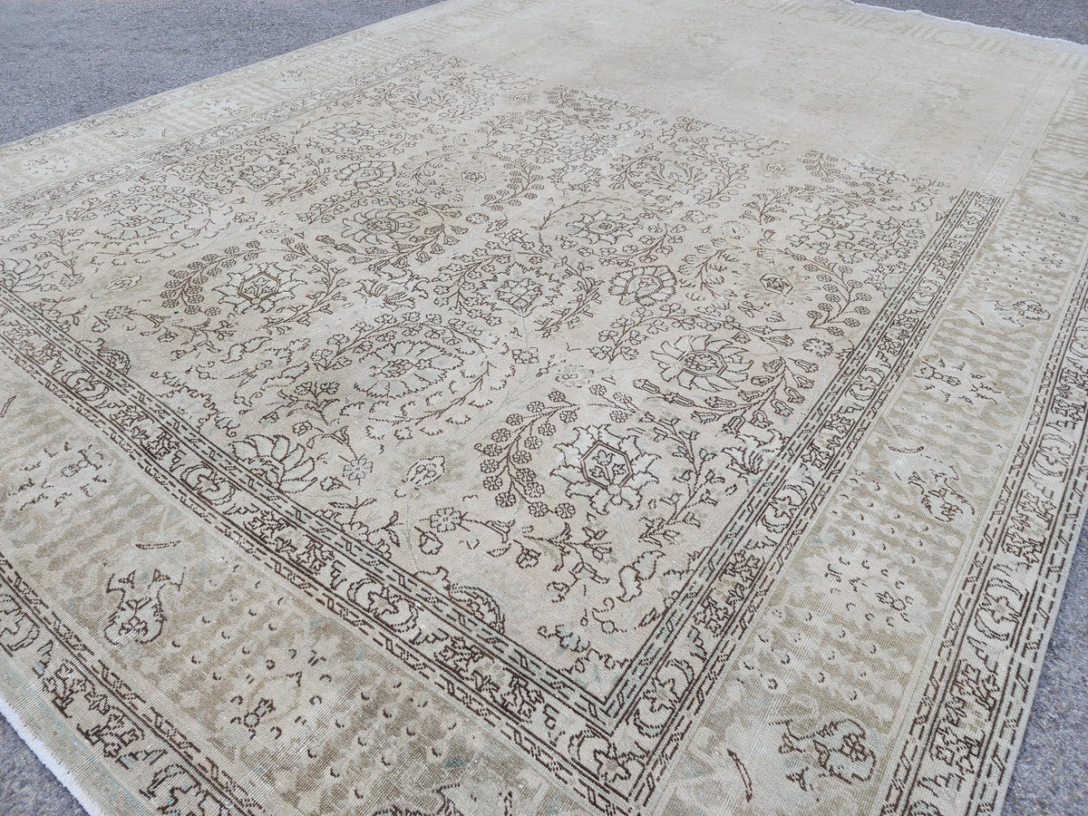 9x12 Neutral Wool Vintage Rug, Hand Knotted, Floral Persian Design