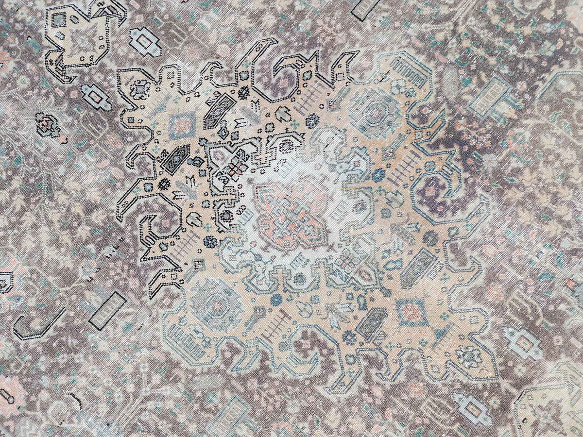 Vintage Neutral Rug: Hand Knotted, Natural Persian Design 8x11