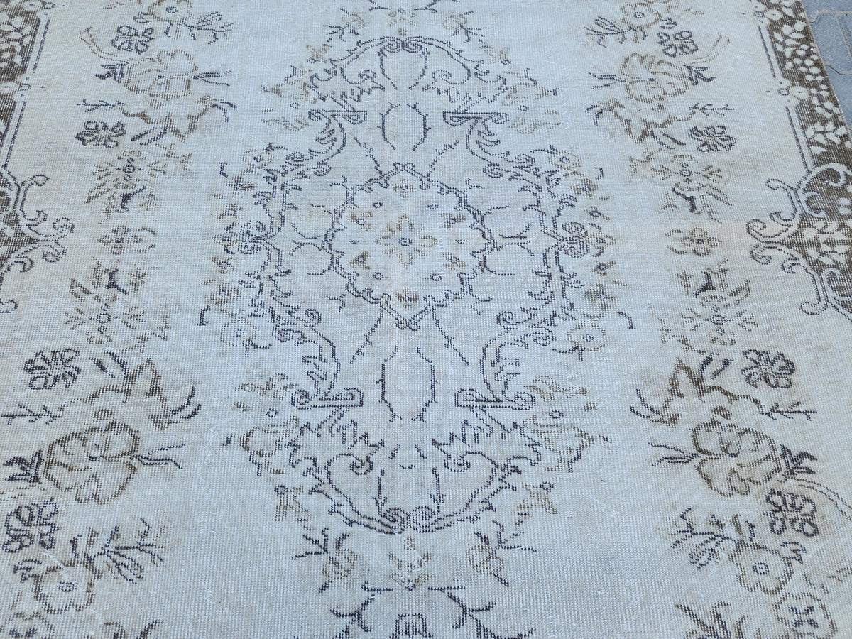 Vintage Oushak Rug 6x9: Beige Medallion Handmade Wool Carpet