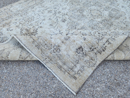 Hand-Knotted Wool Oushak Rug 6x10: Neutral Turkish Vintage Rug