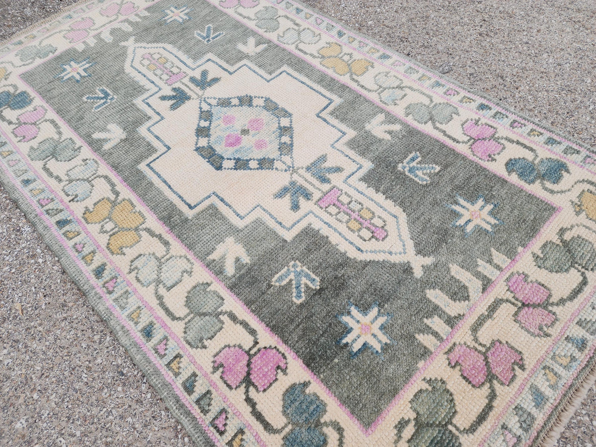3x5 Oushak Rug: Handwoven Up Cycled Wool, Green Beige Medallion