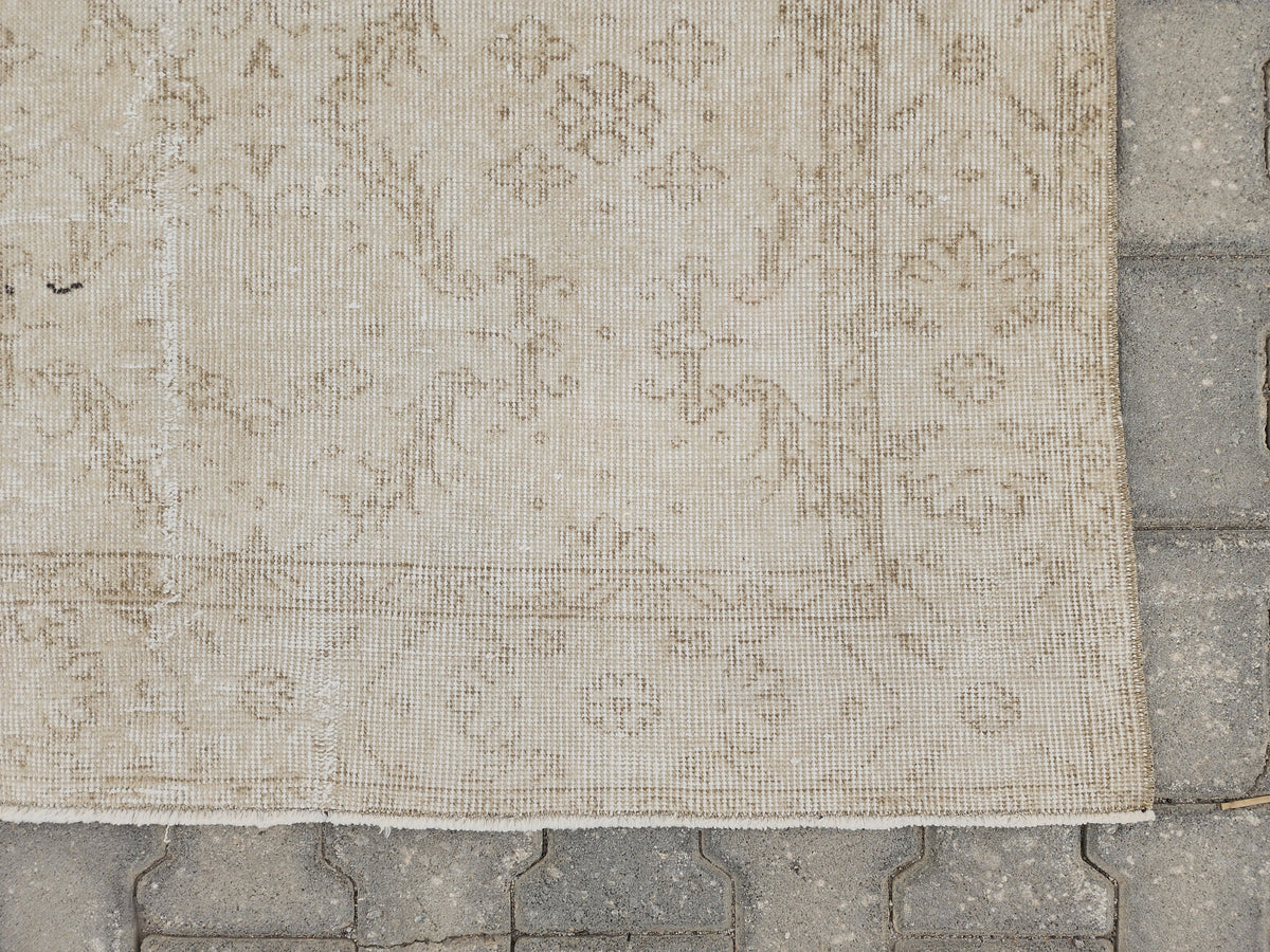 Handwoven Turkish Oushak Rug 5x8: Beige Wool, Rustic Home Decor