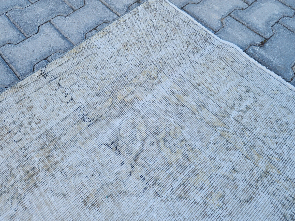 5x9 Hand Knotted Oushak Rug: Green & Beige Turkish Decor
