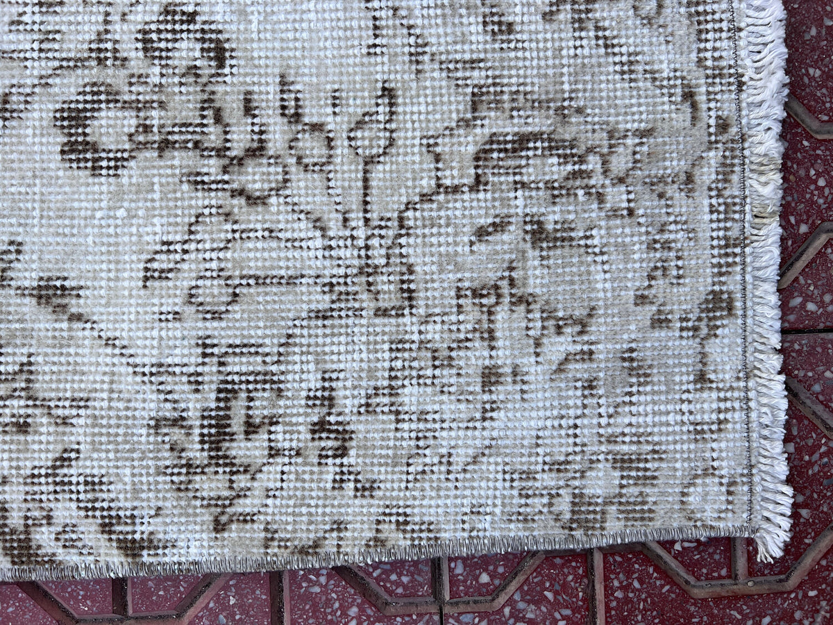 Handwoven Turkish Oushak Rug: Wool & Cotton Blend, Isparta Design