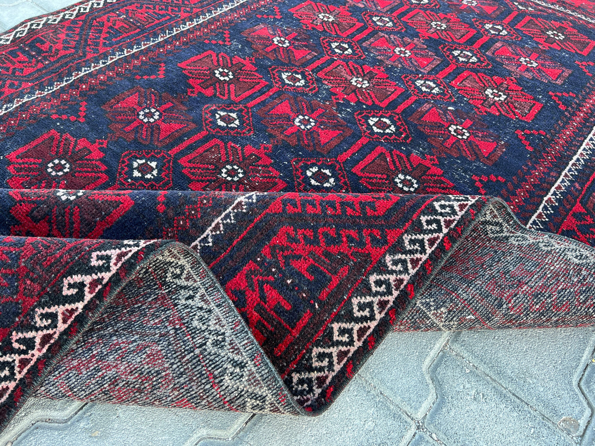 4x7 Vintage Turkmen Rug: Hand-Knotted Wool Turkish Rug