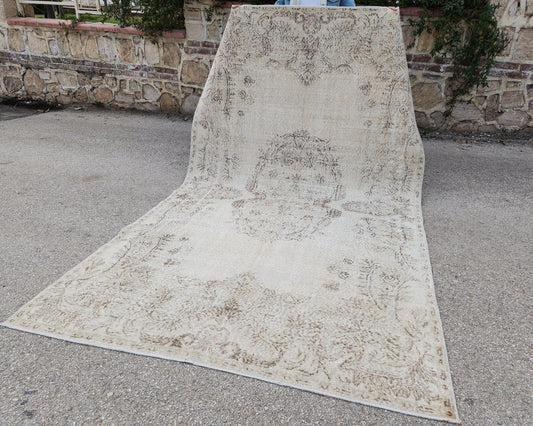 Vintage Turkish Rug 6x10: Hand-Knotted Wool, Neutral Farmhouse Decor