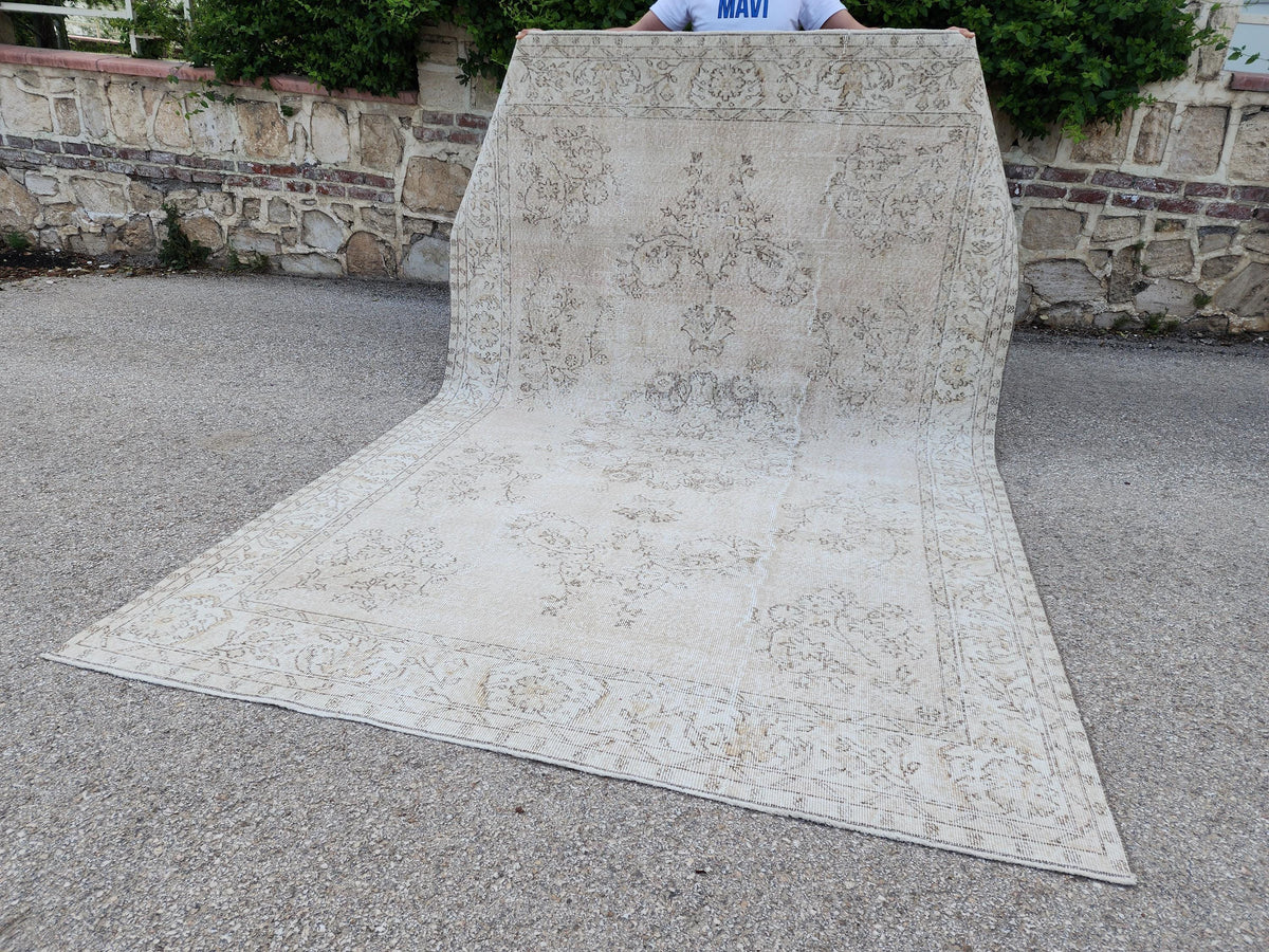 6x9 Vintage Oushak Rug: Handknotted Wool Isparta Carpet