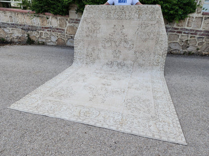 6x9 Vintage Oushak Rug: Handknotted Wool Isparta Carpet