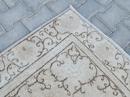 Handwoven Turkish Oushak Rug 4x7: Beige Wool, Bohemian Style