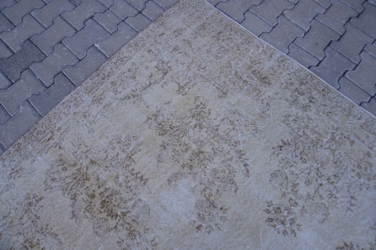 Vintage Turkish Oushak Rug 7x10: Handwoven Wool & Cotton Beige