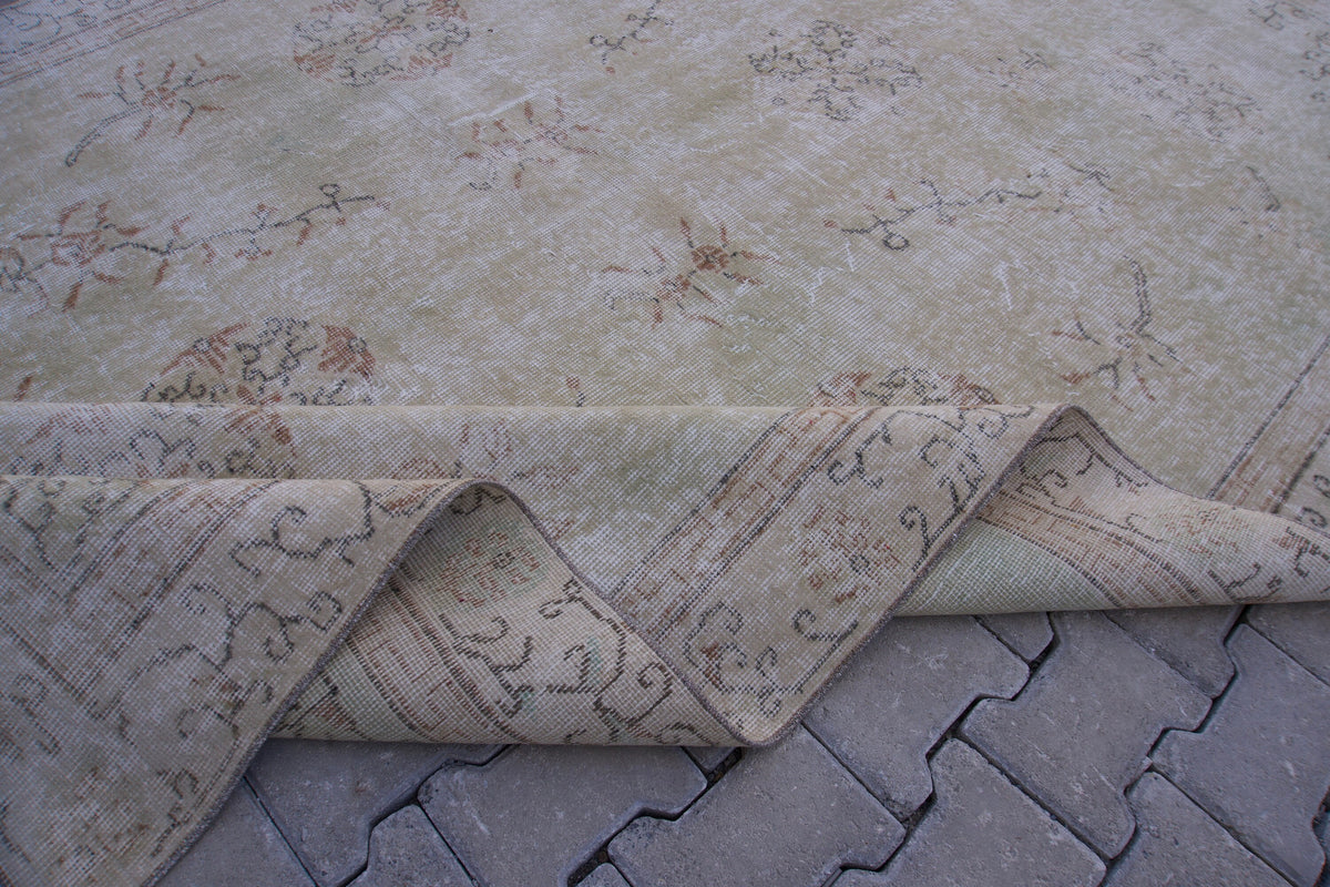 6x10 Neutral Rug, Floral Medallion Design, Turkish Hand Knotted